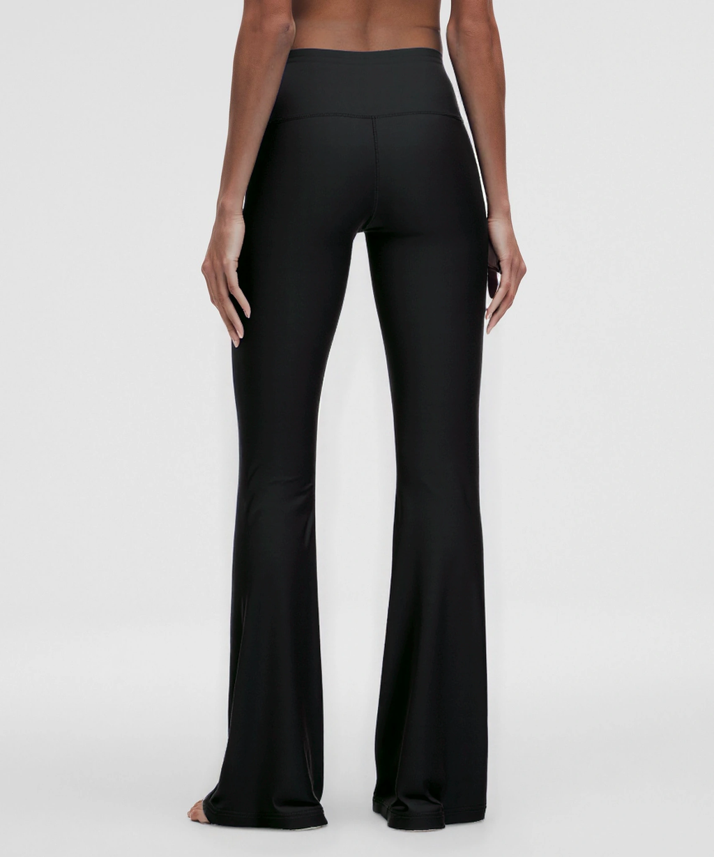Elegant Crossover Waist Bootcut Yoga Pants - Side Pockets for Phone-2500221